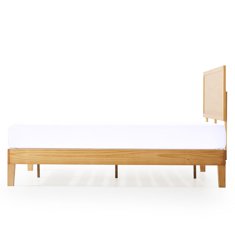 Zinus Beckham Wooden Bed Ensemble